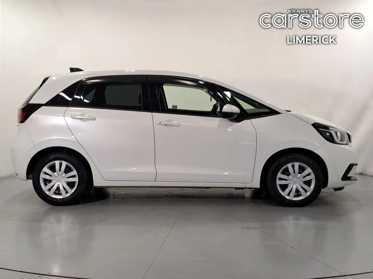 Honda Fit 1.5 PET Hybrid Auto - Image 2