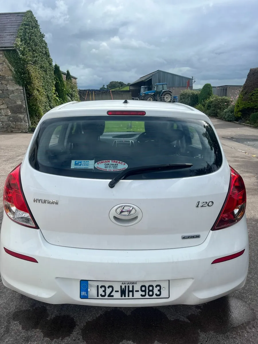 Hyundai i20 2013 1.1L Diesel White - Image 2