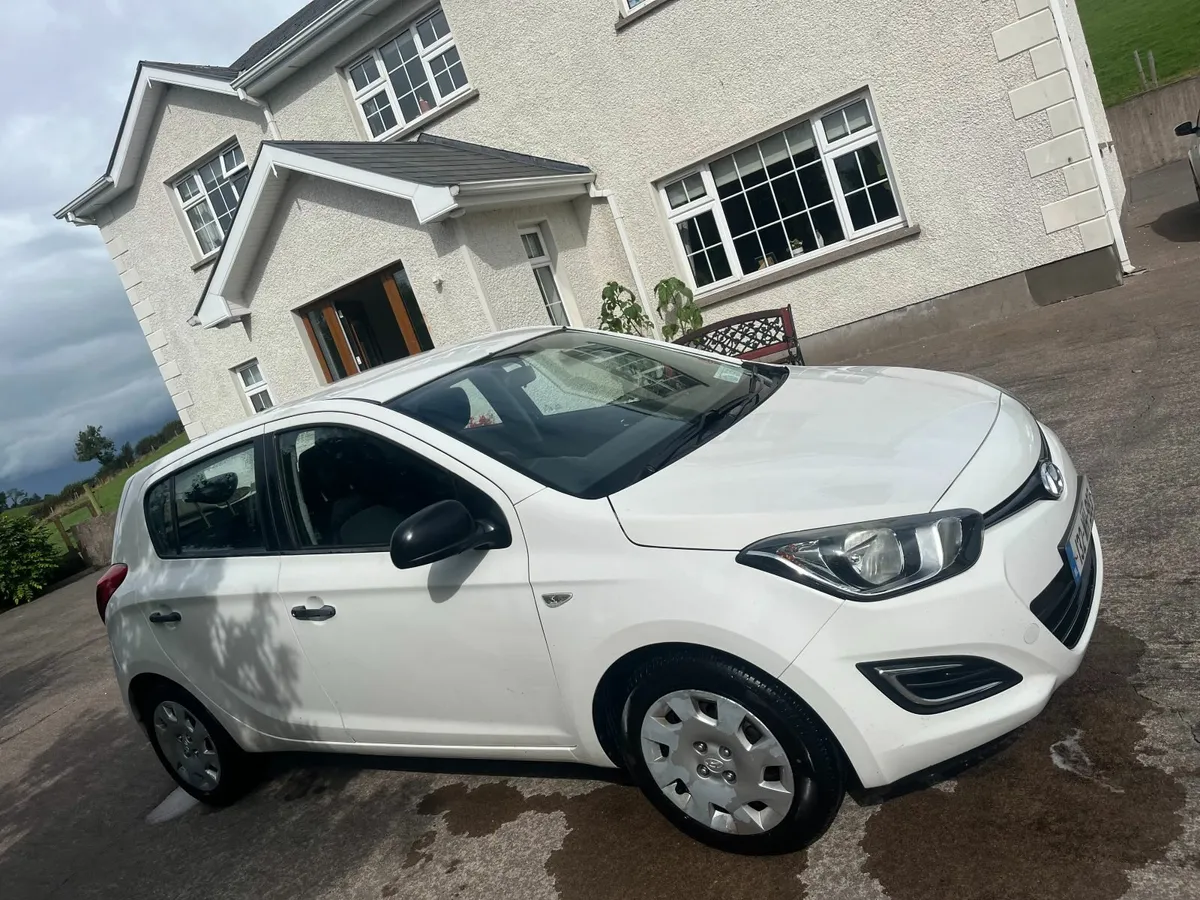 Hyundai i20 2013 1.1L Diesel White - Image 4