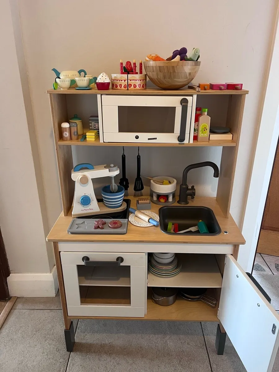 Toy Kitchen