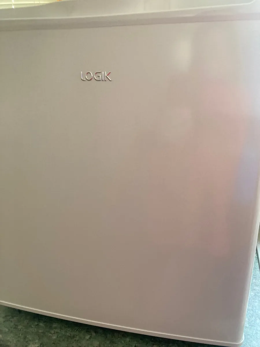 Mini fridge - Image 1