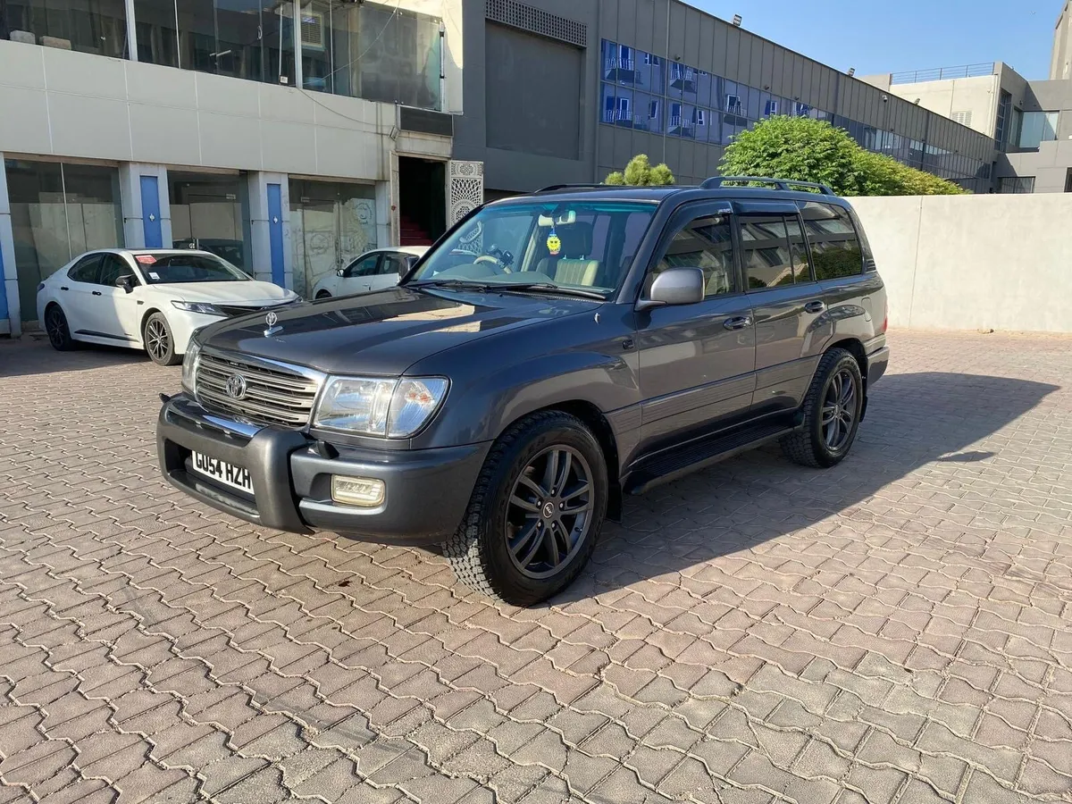 Toyota Landcruiser - Image 1