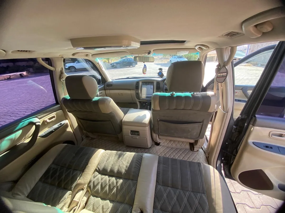 Toyota Landcruiser - Image 2