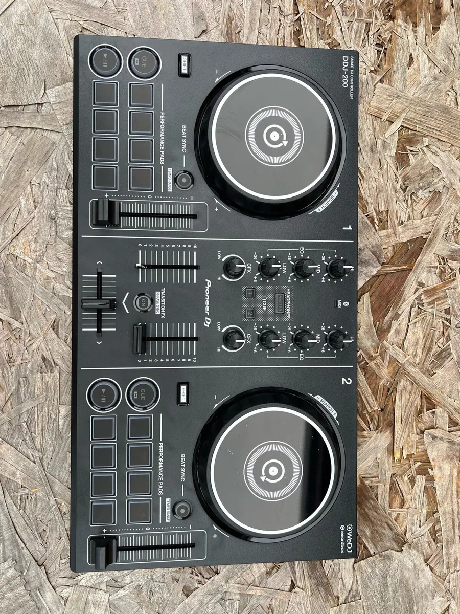 Pioneer DDJ-200 Smart DJ Controller - Image 2