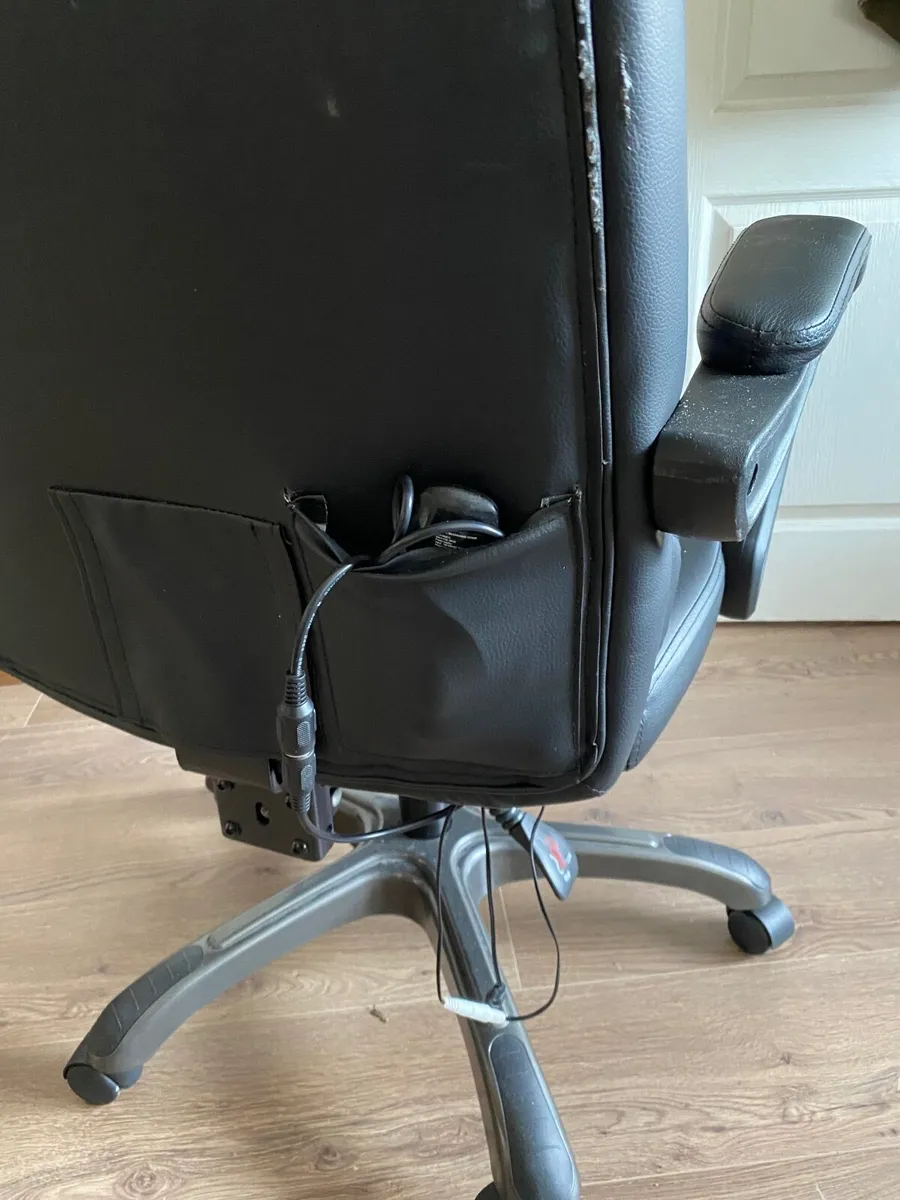 Office / gaming chair - Image 1