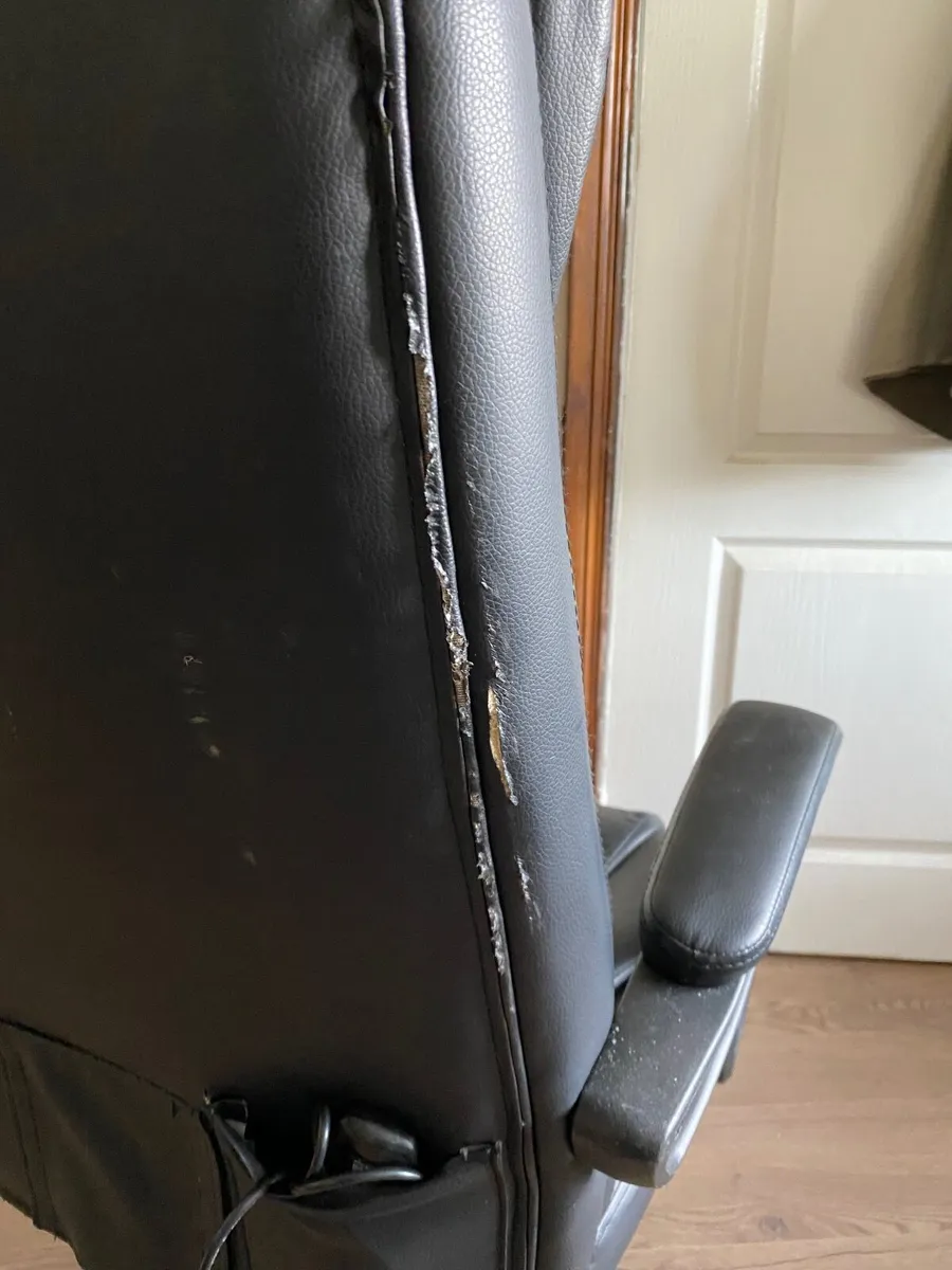 Office / gaming chair - Image 2
