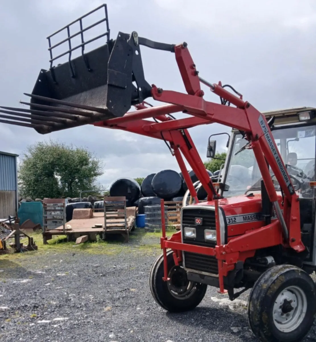 Massey Ferguson 875 Loader - Image 1