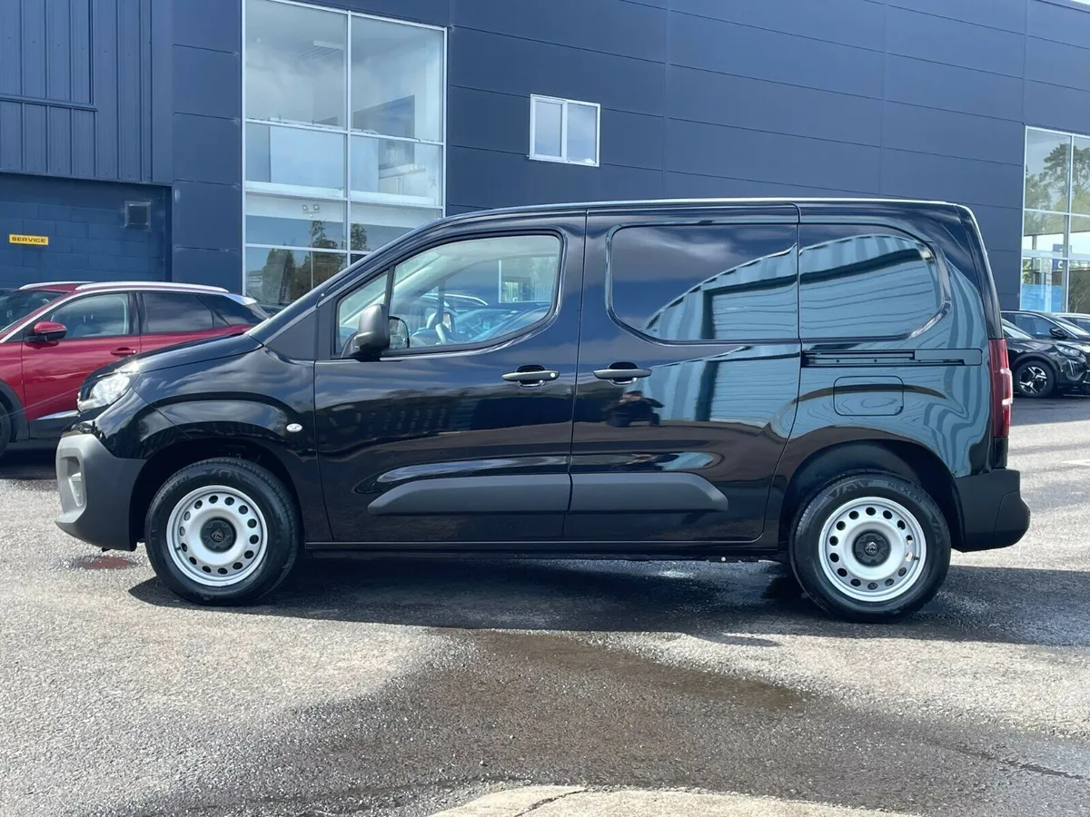 Peugeot Partner Standard Diesel Professional Plus - Image 3