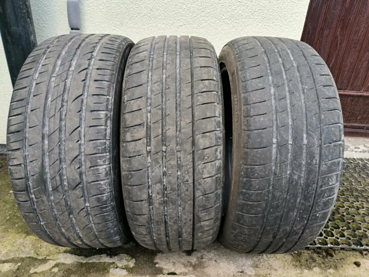 235/45 r18 - Image 1