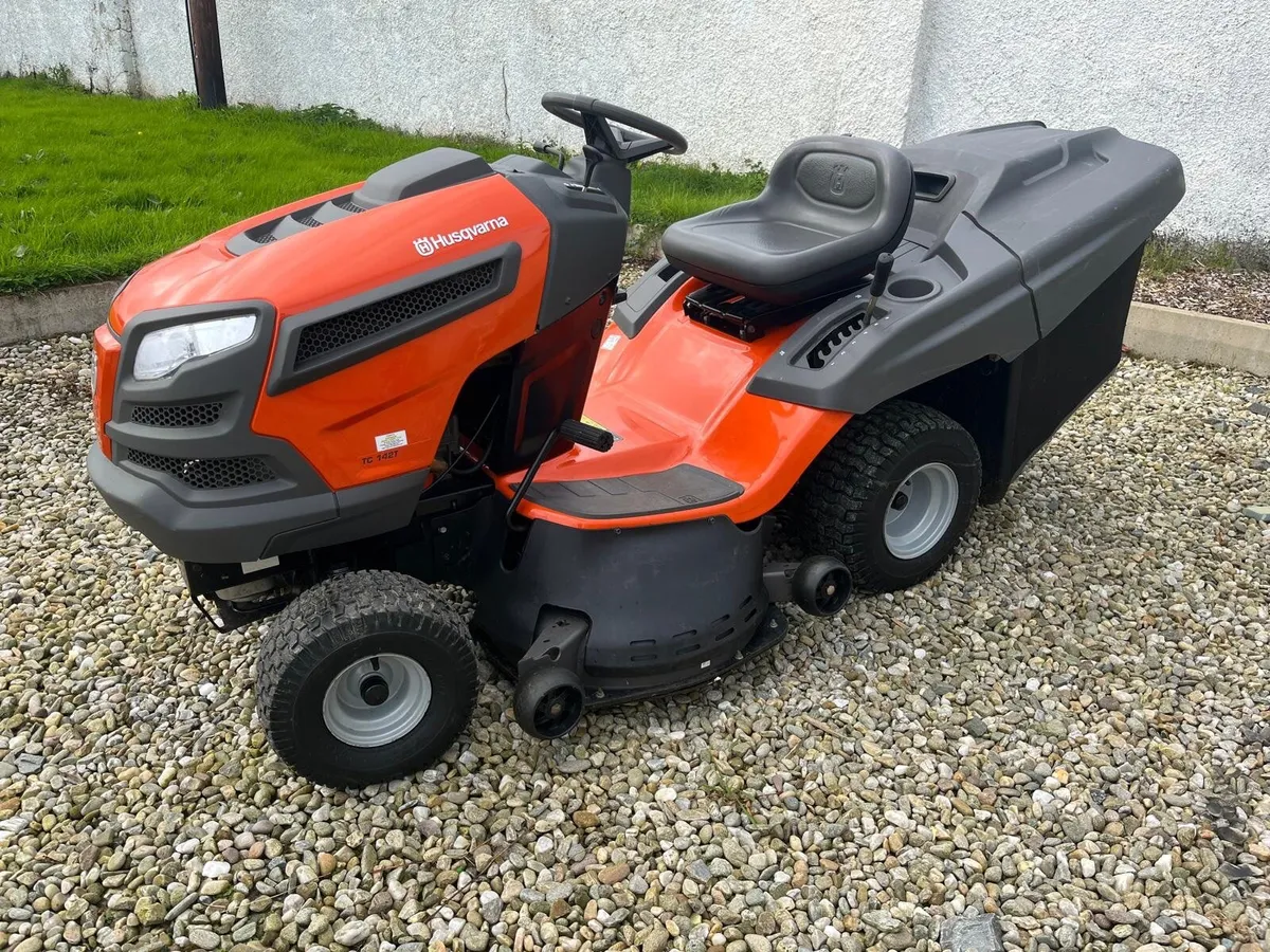 Husqvarna 22hp ride on lawnmower ##like new - Image 2