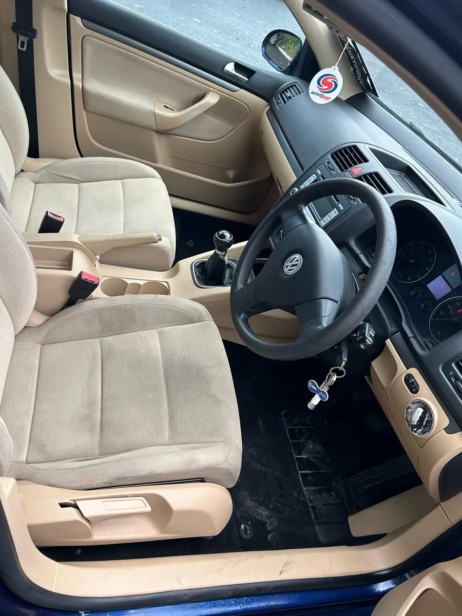 Volkswagen Golf - Image 4