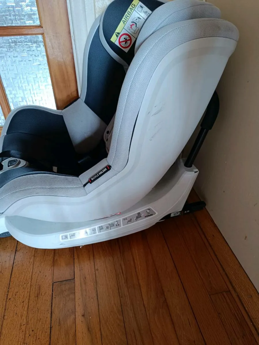 Car Seat - Image 2