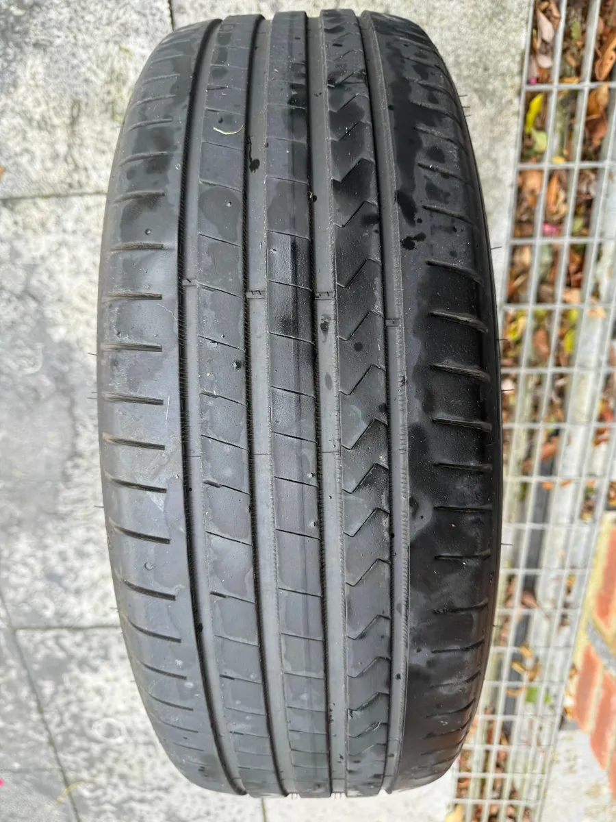 CAR TYRE    HANKOOK VENTUS PRIME 4 215/60 R17 96V - Image 2