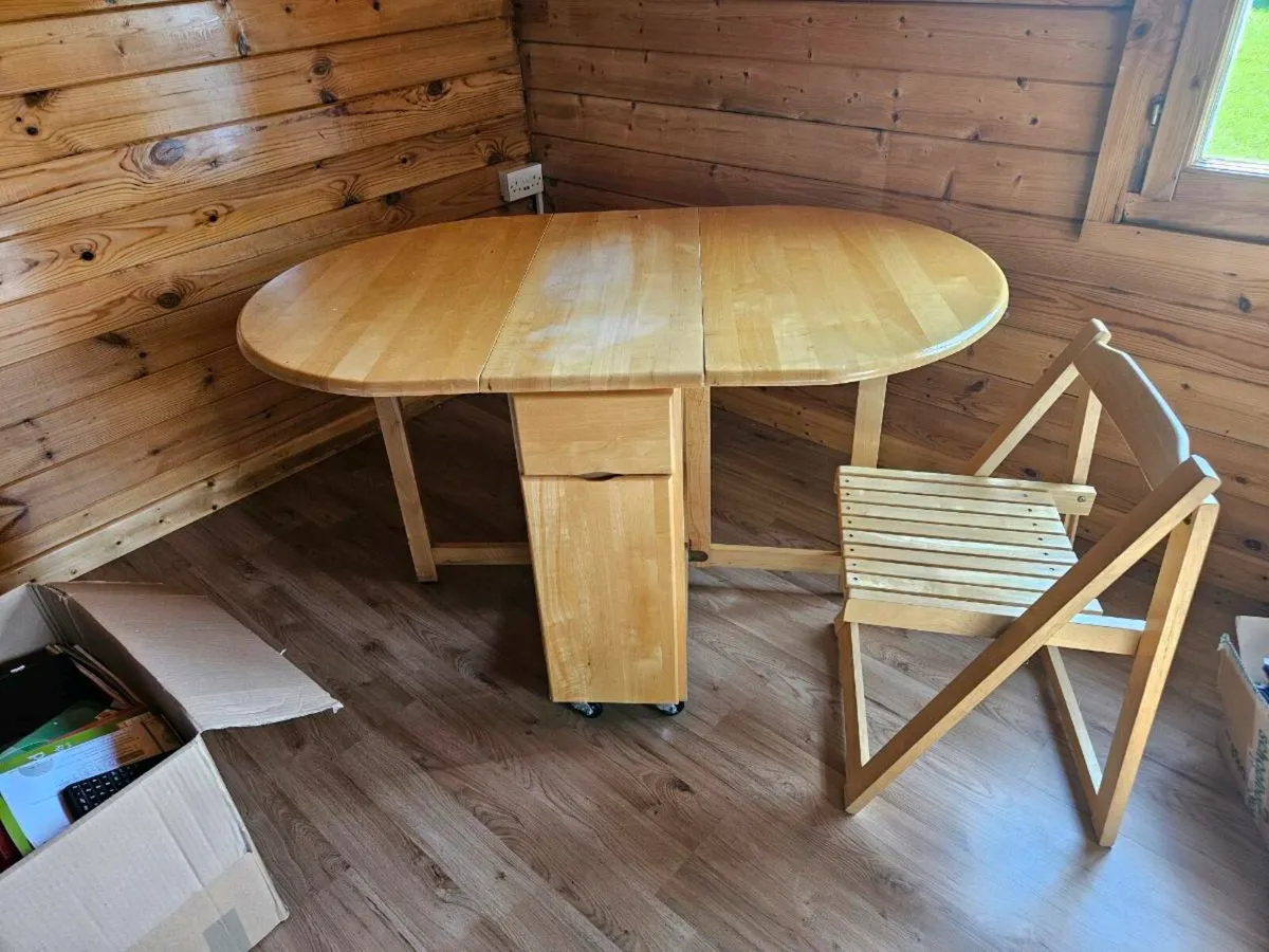 Butterfly table - Image 1