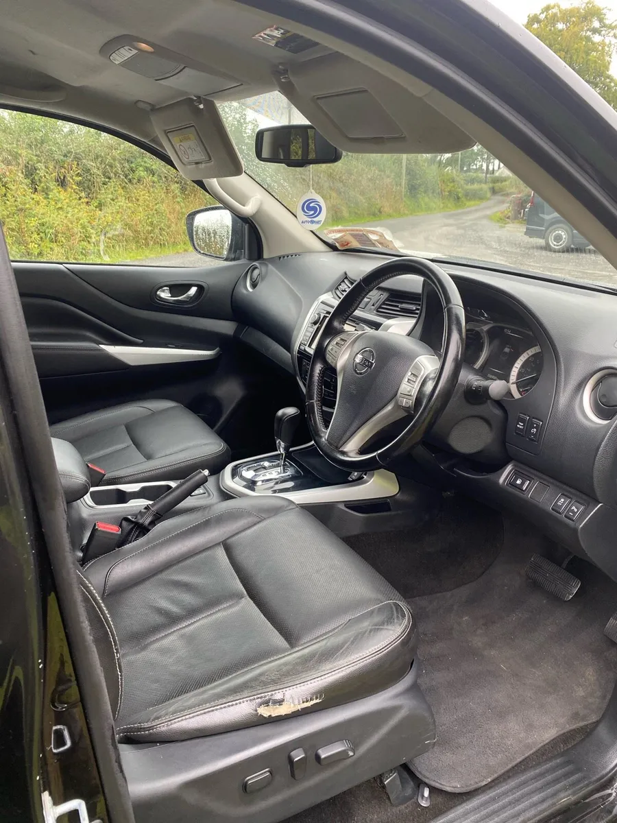 Nissan Navara Tekna - Image 3