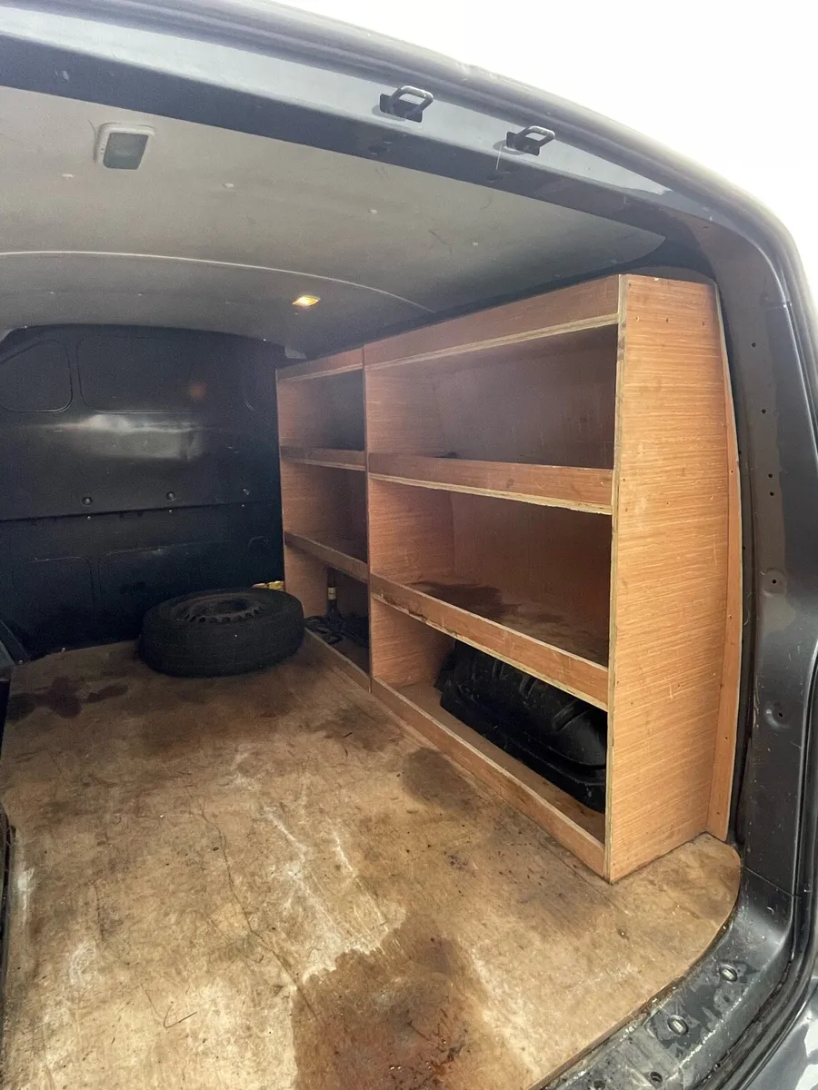 VW Transporter - Image 2