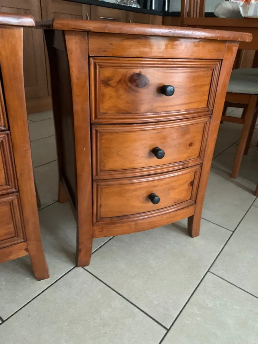 Pair of bedside tables - Image 2