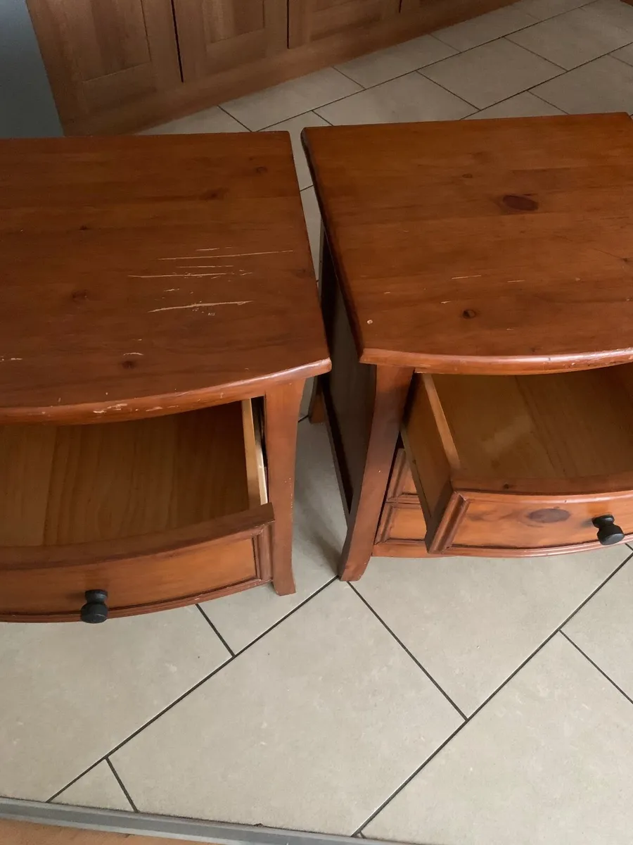 Pair of bedside tables - Image 4