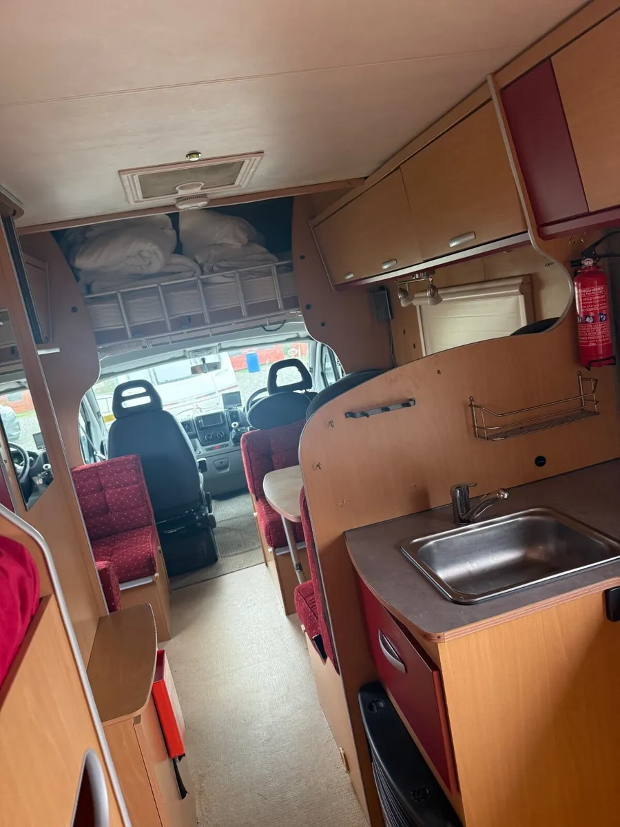 Camper van - Image 4