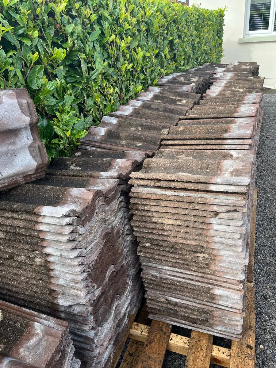 820 Redland 50 Roof Tiles in very good condition - Image 3