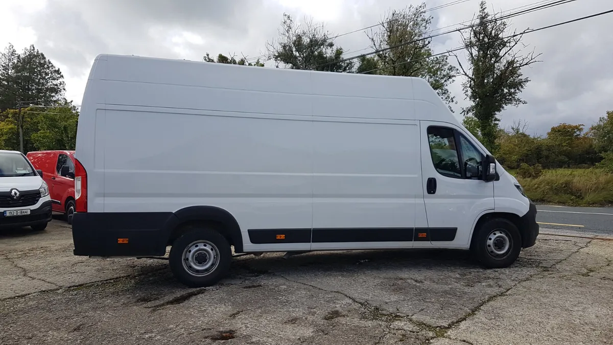 Fiat Ducato MAXI 2023 105KM AS NEW VAT INVOICE - Image 2