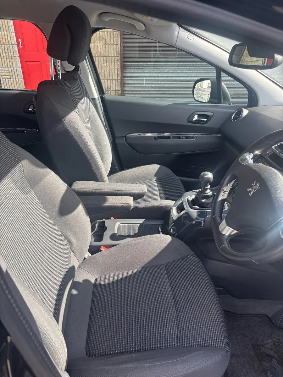 162 Peugeot 5008 - Image 2