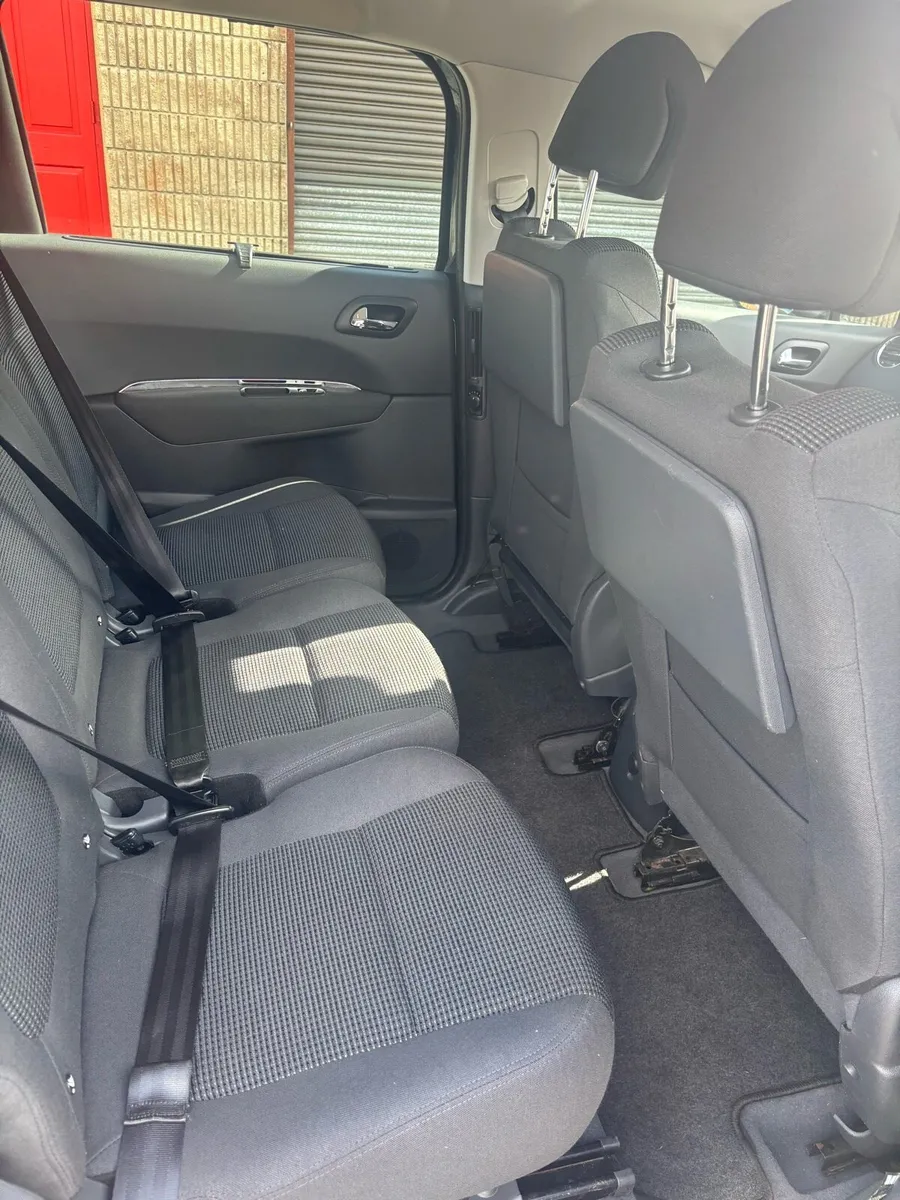 162 Peugeot 5008 - Image 3