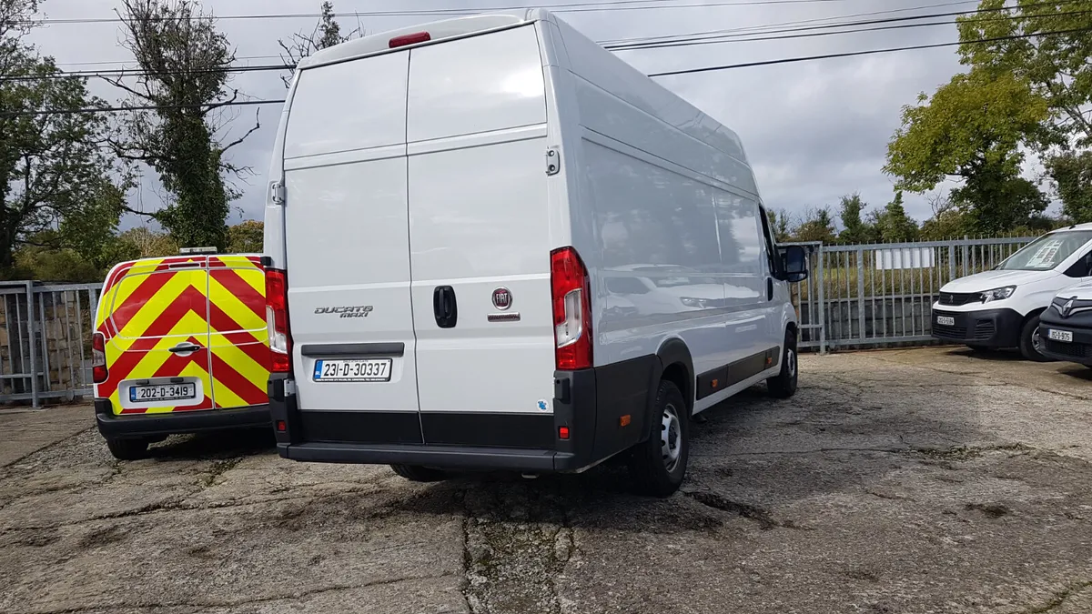 Fiat Ducato MAXI 2023 105KM AS NEW VAT INVOICE - Image 3