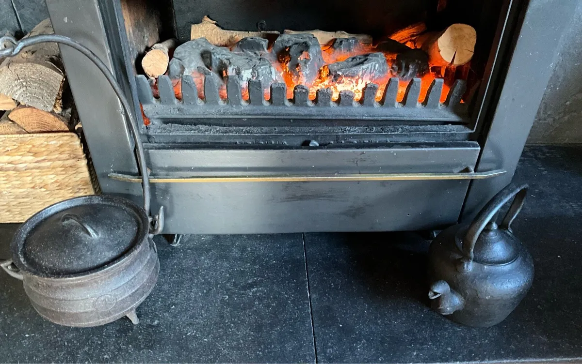 Authentic Traditional Cast Iron Pot & Kettle - Image 2