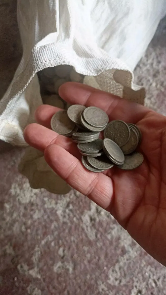 Massive bag of old UK 6 pence coins - Image 2
