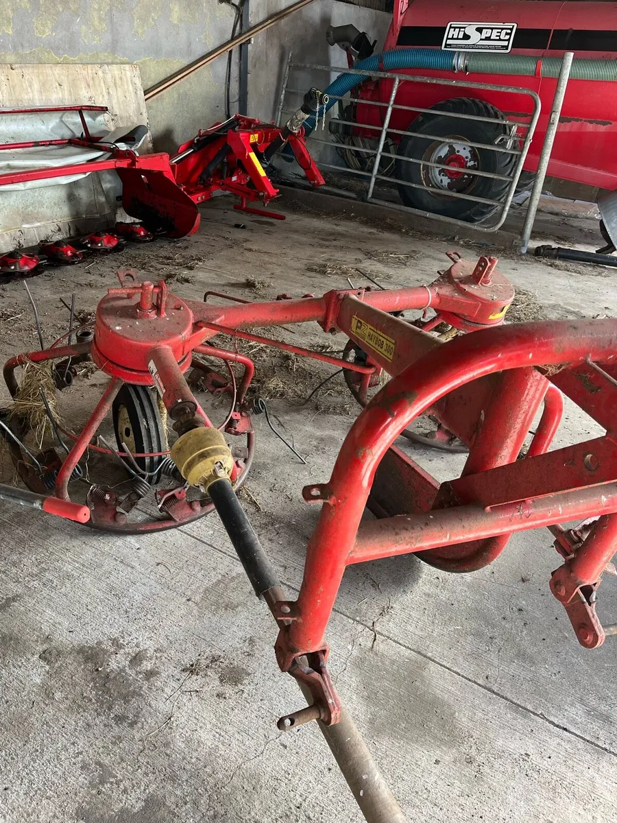 PZ 300 Tedder - Image 1
