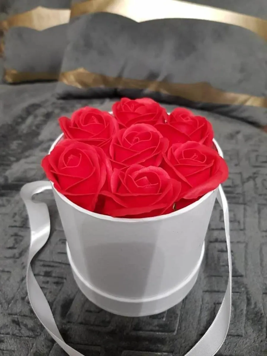 Flower box white,red - Image 1