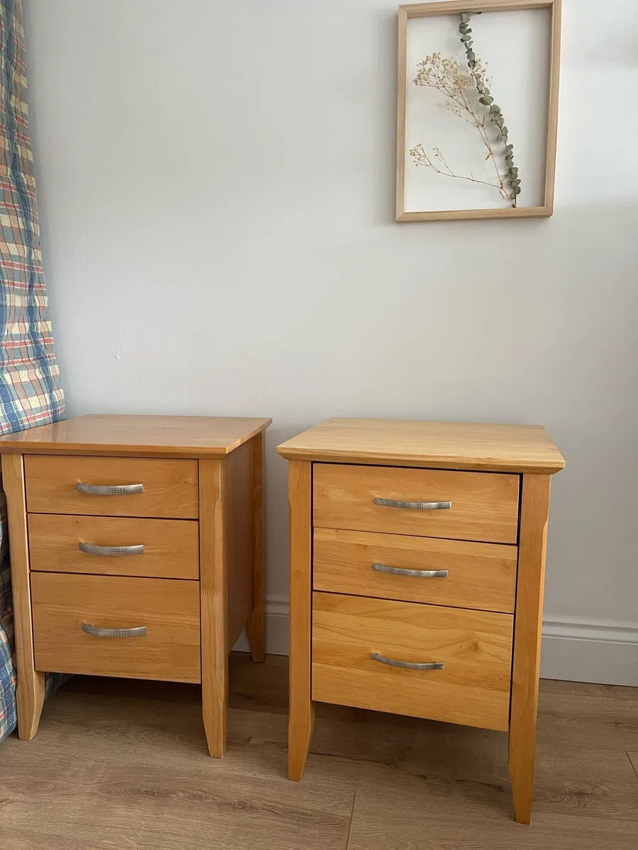 Double bed in wood + 2 side tables + mattress - Image 2