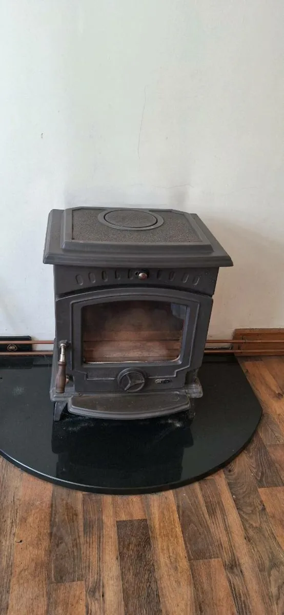 Stove with back boiler - Image 1