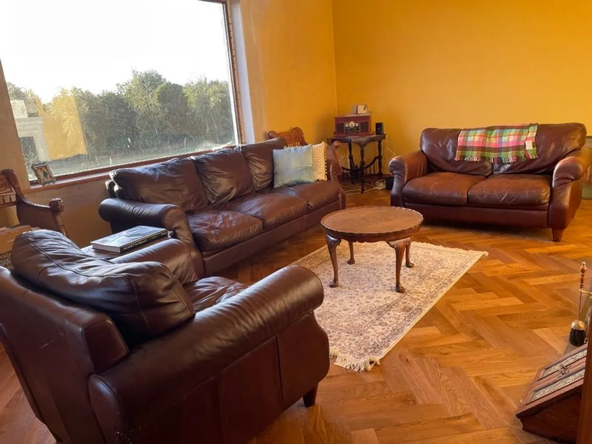 Genuine leather suite - Image 1