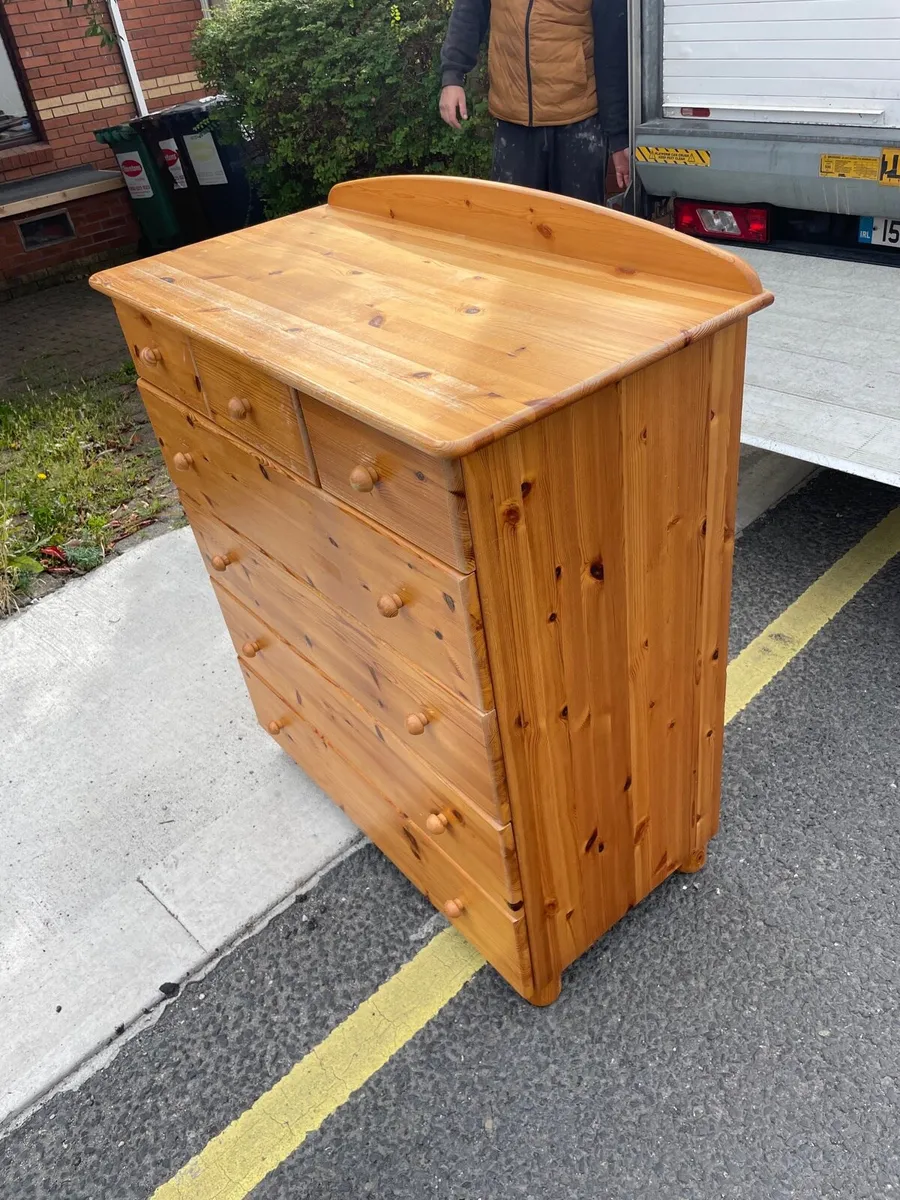 Heavy pine chest of drawer - Image 2