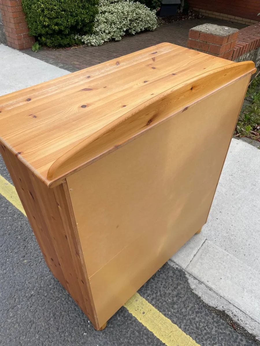 Heavy pine chest of drawer - Image 3