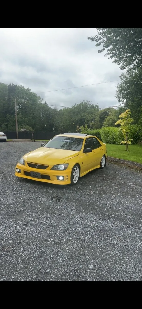 Lexus IS200 - Image 2