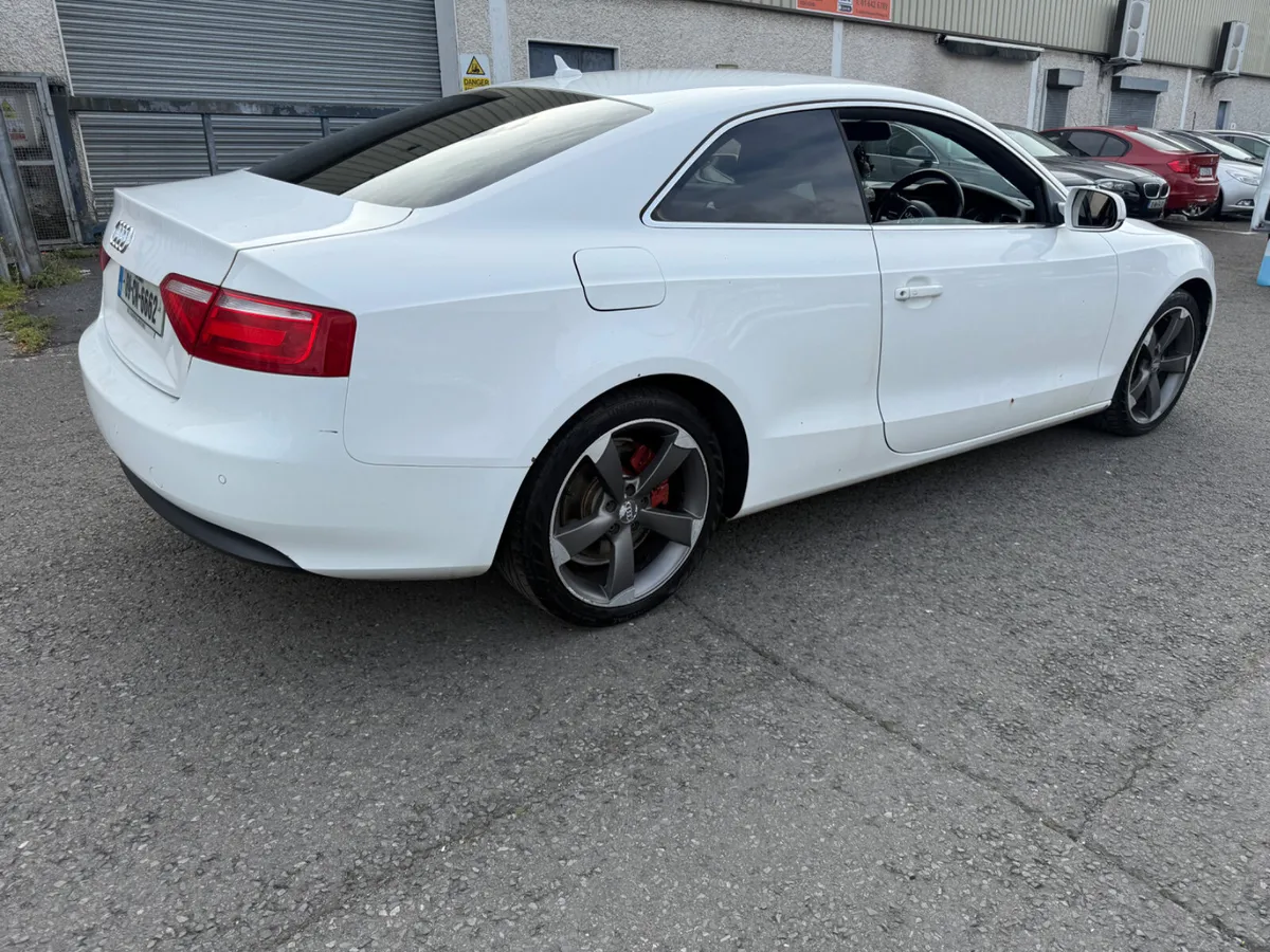 Audi A5 2009 - Image 2