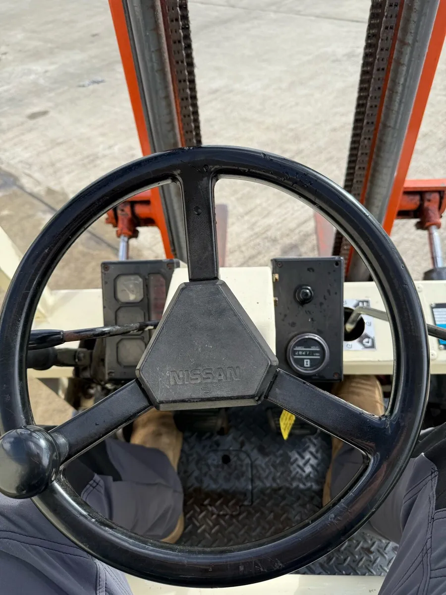 1.5T Nissan Forklift - Image 4