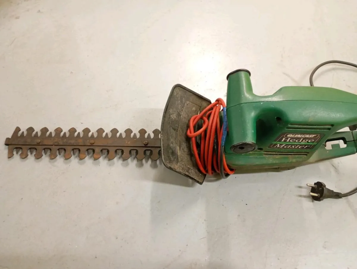 electric hedge saw - Image 2