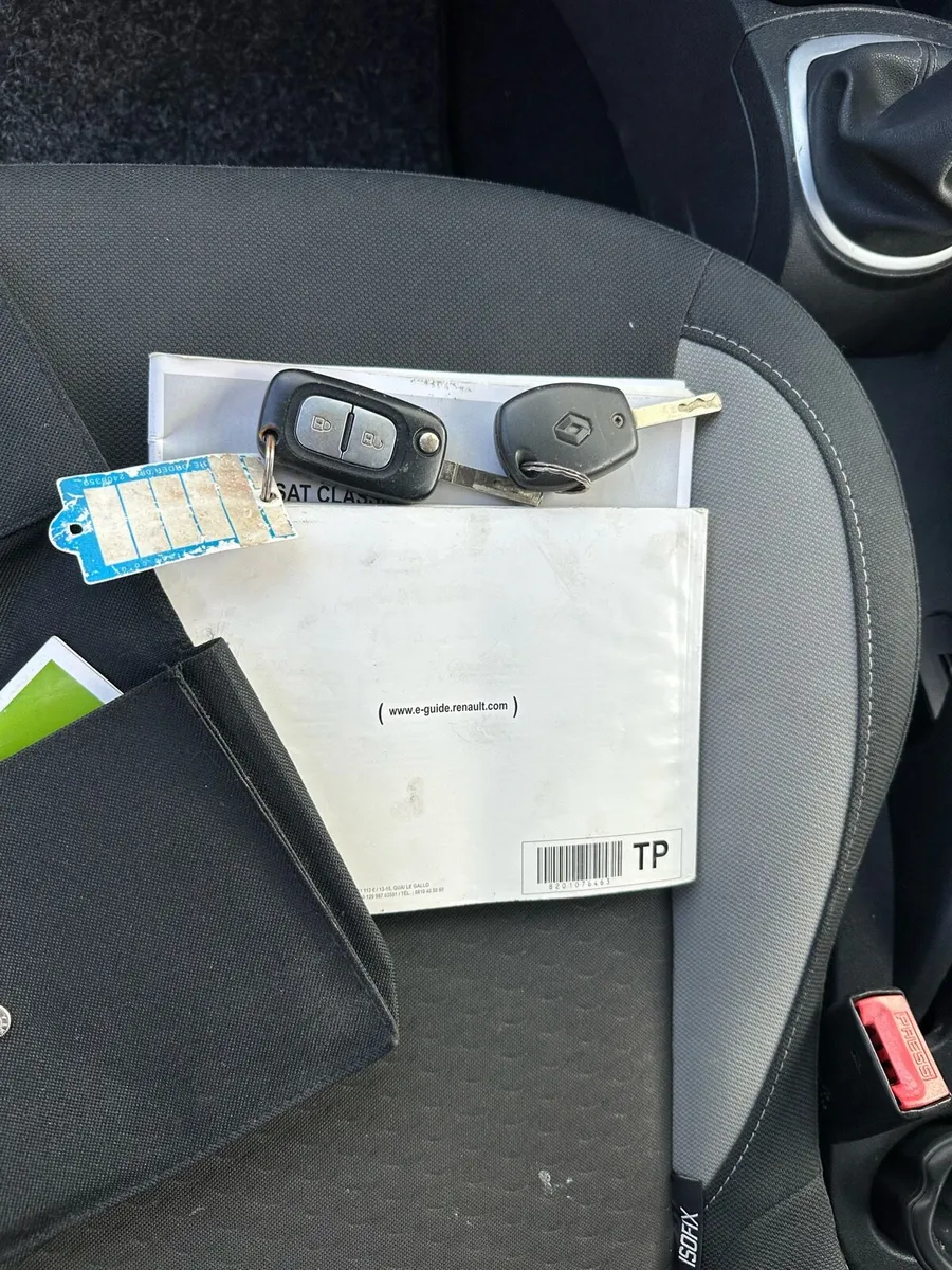 Renault Clio - Image 2