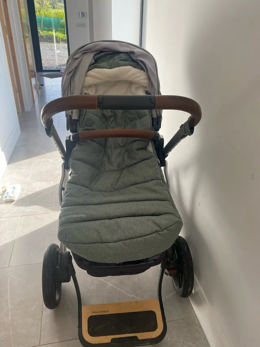 Uppababy Vista Pushchair & Carrycot - Image 4