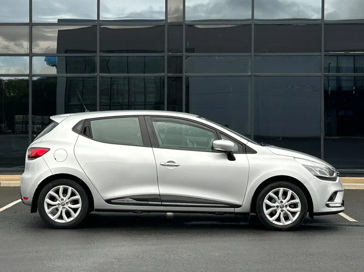 Renault Clio 2019 *1Owner - Image 4