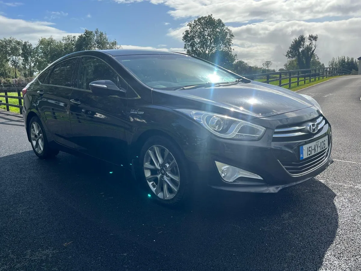 2015 Hyundai i40 CRDi Executive - Image 1