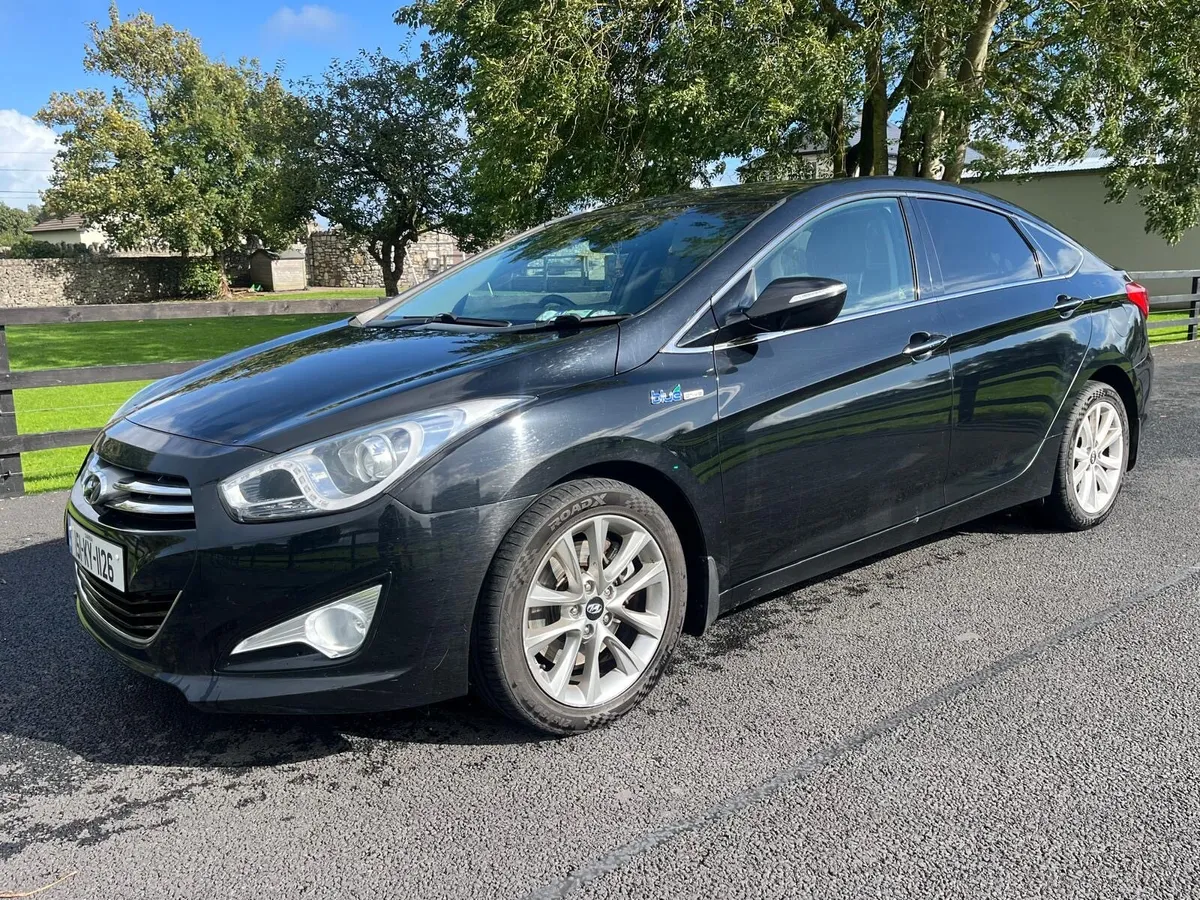 2015 Hyundai i40 CRDi Executive - Image 2