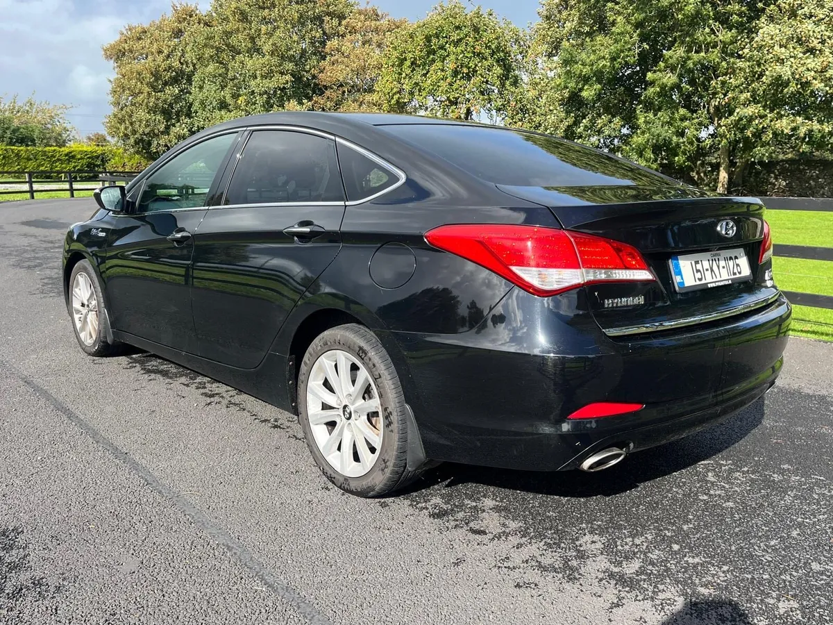 2015 Hyundai i40 CRDi Executive - Image 3
