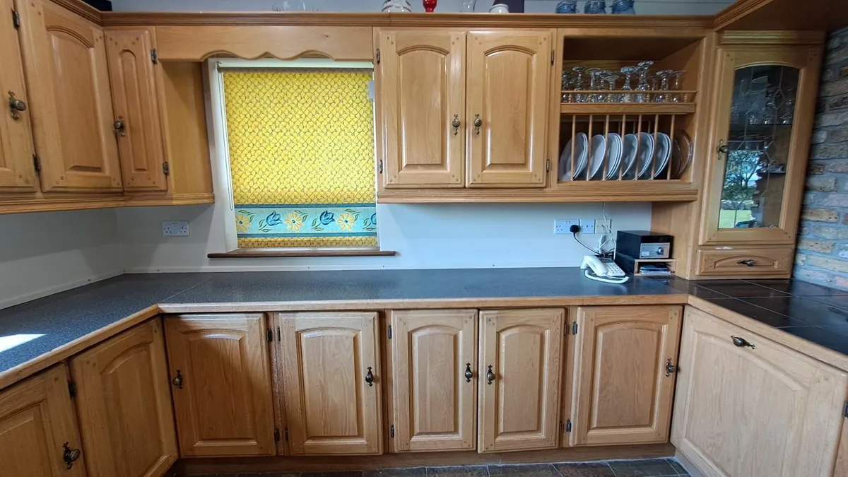 Kitchen Cabinets & Appliances - Image 1