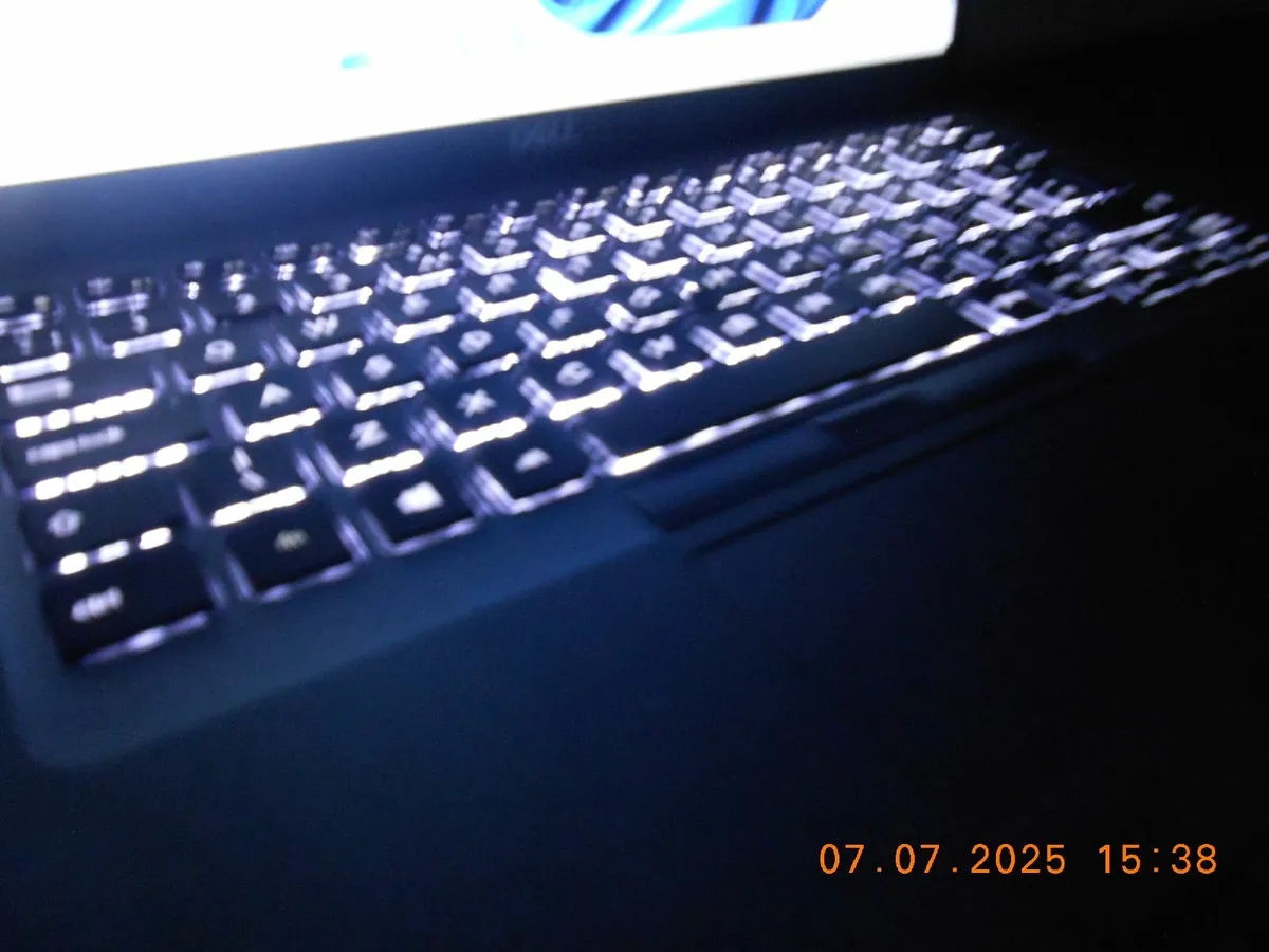 Dell Latitude 5290 Laptop 12.5" Intel i5-8250U 8GB - Image 4