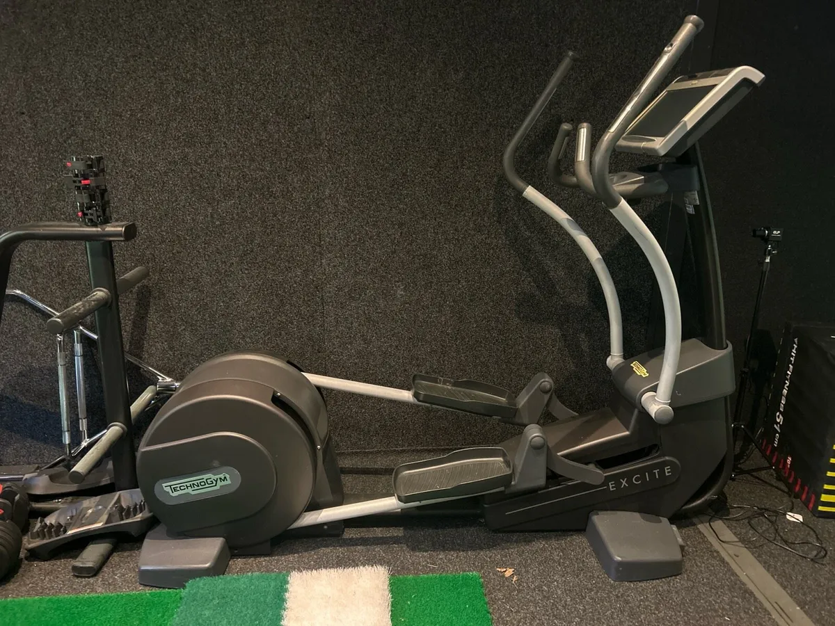 TECHNOGYM SYNCHRO ELLIPTICAL CROSS TRAINER - Image 1